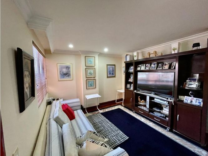 Apartamento de 4 alcobas en venta en Rincon Del Chico, Bogotá, 300 m² · foto 4 de 24