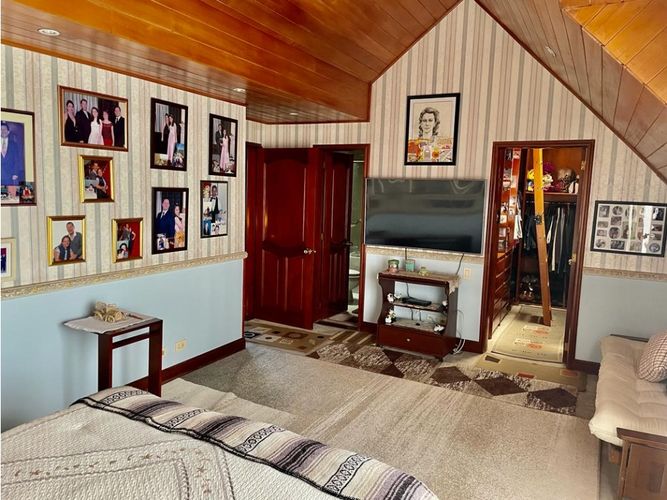 Apartamento de 4 alcobas en venta en Rincon Del Chico, Bogotá, 300 m² · foto 5 de 24