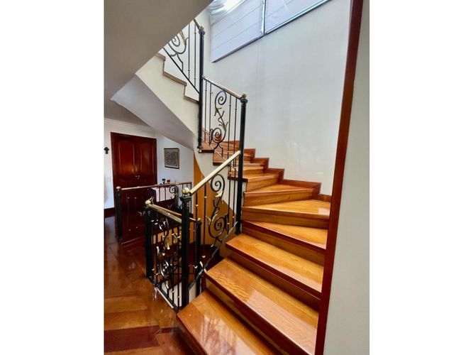 Apartamento de 4 alcobas en venta en Rincon Del Chico, Bogotá, 300 m² · foto 23 de 24