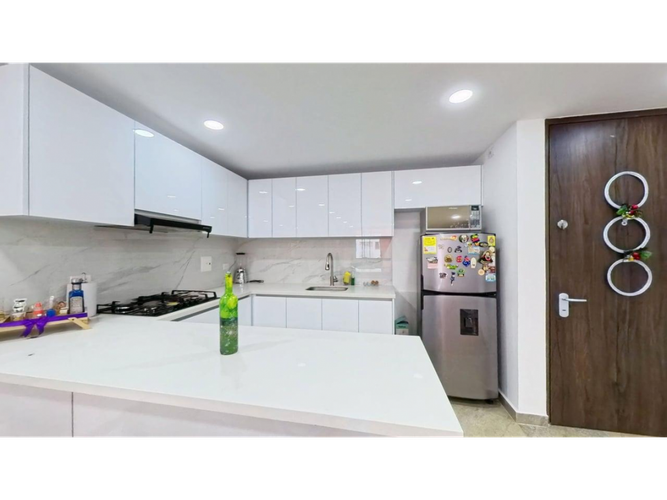 Apartamento de 2 alcobas en venta en Cedritos, Bogotá, 73 m² · foto 4 de 17
