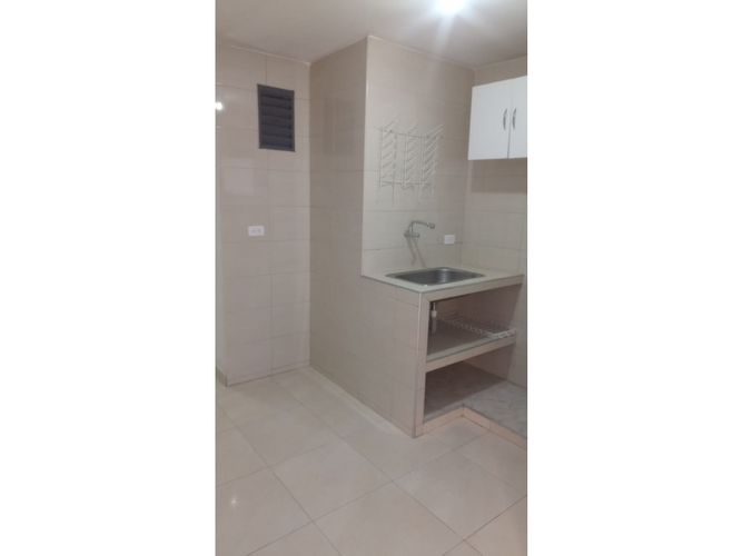 Apartamento de 11 alcobas en venta en Fontibon, Bogotá, 216 m² · foto 6 de 13