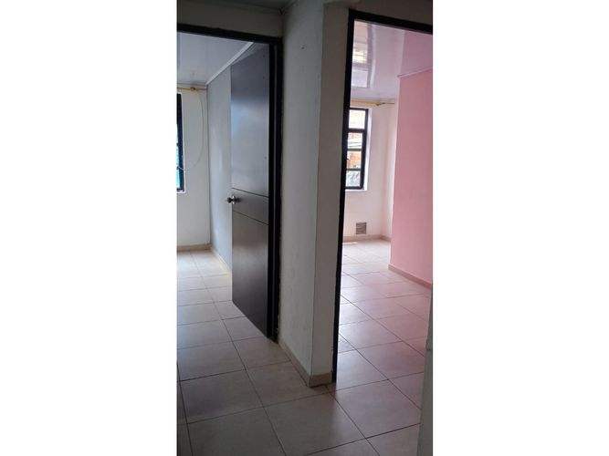 Apartamento de 11 alcobas en venta en Fontibon, Bogotá, 216 m² · foto 9 de 13