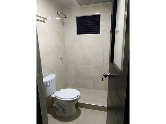 Apartamento de 11 alcobas en venta en Fontibon, Bogotá, 216 m² · foto 11 de 13