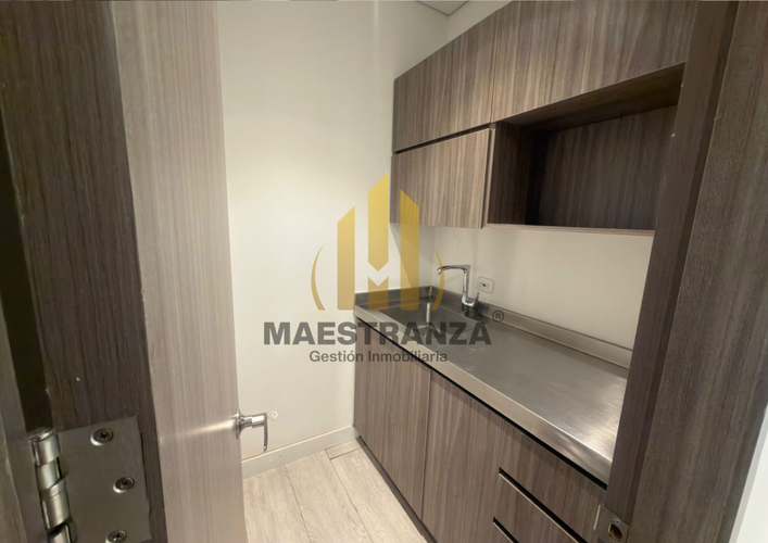 Oficina en arriendo en Milla De Oro, Medellín, 52 m² · foto 10 de 11