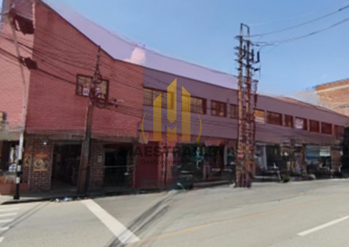 Local en arriendo en Perpetuo Socorro, Medellín, 736 m² · foto 2 de 3