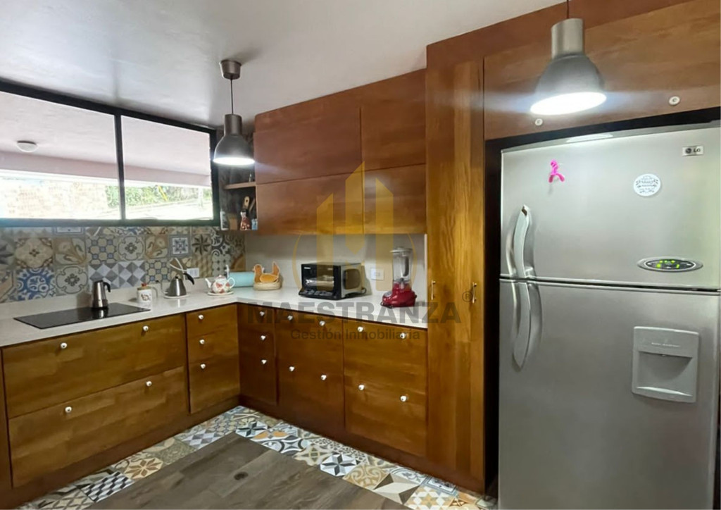 Casa en arriendo en El Poblado, Medellín · foto 2 de 18