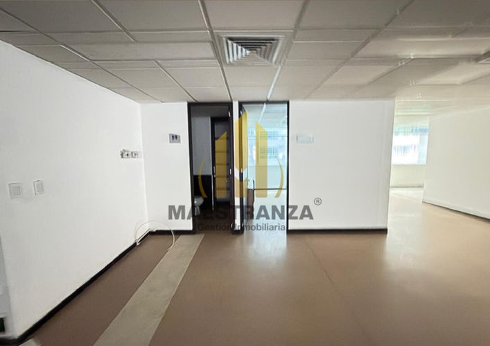 Oficina en venta en Villa Carlota, Medellín, 1013 m² · foto 13 de 21