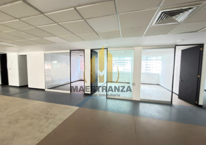 Oficina en venta en Villa Carlota, Medellín, 1013 m² · foto 19 de 21