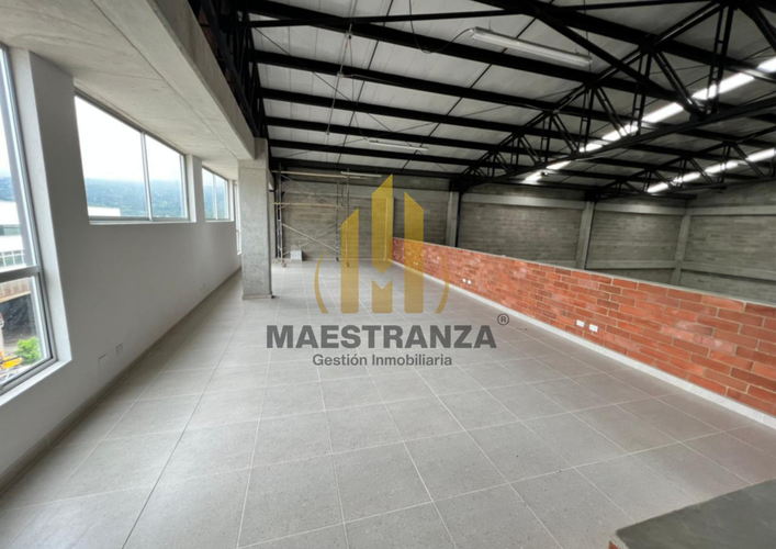 Bodega en venta en Simon Bolivar Sb (Centro), Copacabana, 715 m² · foto 4 de 9