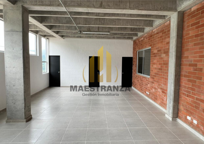 Bodega en venta en Simon Bolivar Sb (Centro), Copacabana, 715 m² · foto 6 de 9