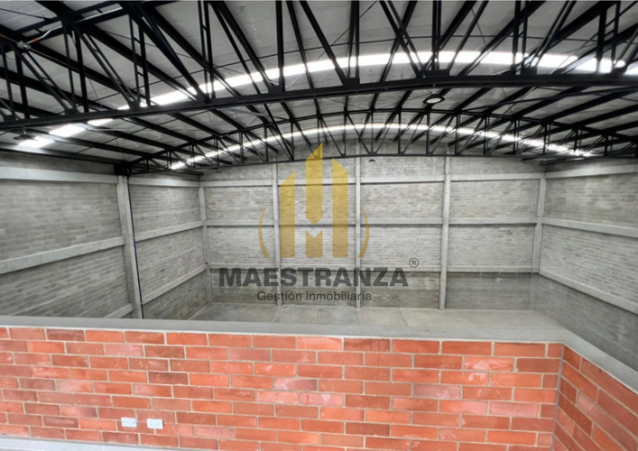 Bodega en venta en Simon Bolivar Sb (Centro), Copacabana, 715 m² · foto 7 de 9