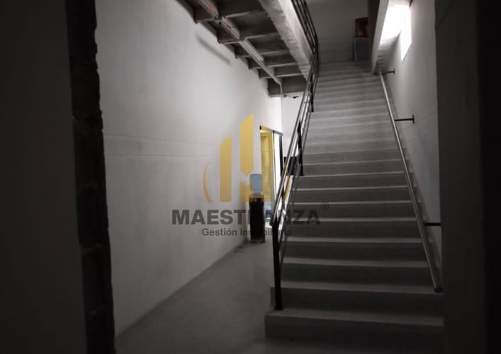 Bodega en arriendo en San Bernardo, Medellín, 180 m² · foto 2 de 11