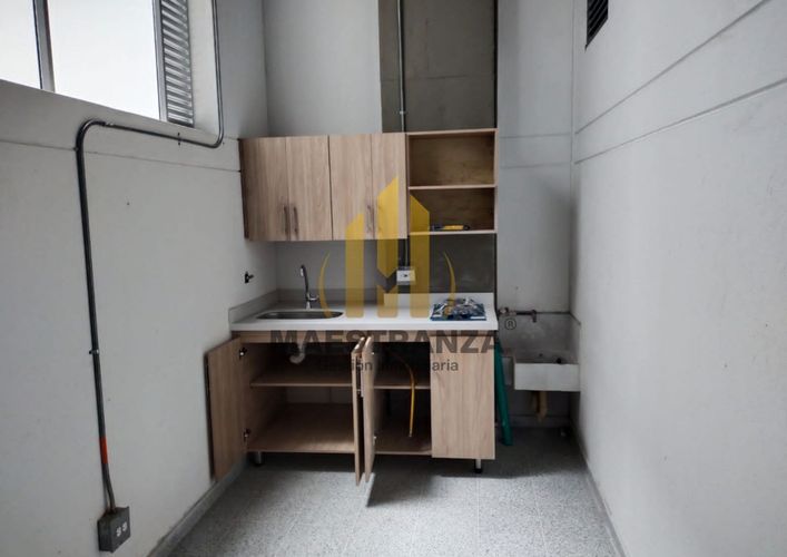 Bodega en arriendo en San Bernardo, Medellín, 180 m² · foto 3 de 11