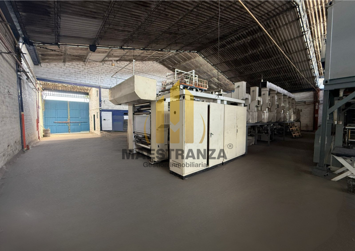 Bodega en venta en Cementerio Universal, Medellín, 1480 m² · foto 4 de 7