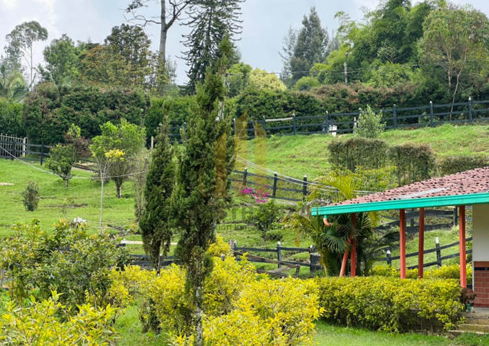 Finca en venta en La Charanga, Guarne, 200 m² · foto 2 de 16