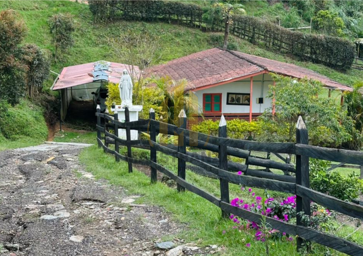 Finca en venta en La Charanga, Guarne, 200 m² · foto 6 de 16