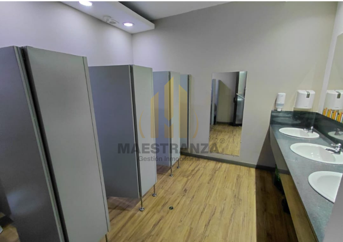 Oficina en arriendo en La Esmeralda, Itagüí, 681 m² · foto 6 de 8