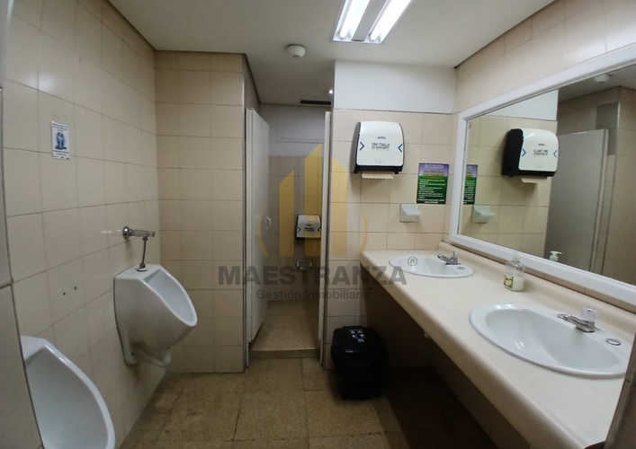 Oficina en arriendo en Las Vegas, Itagüí, 233 m² · foto 11 de 12