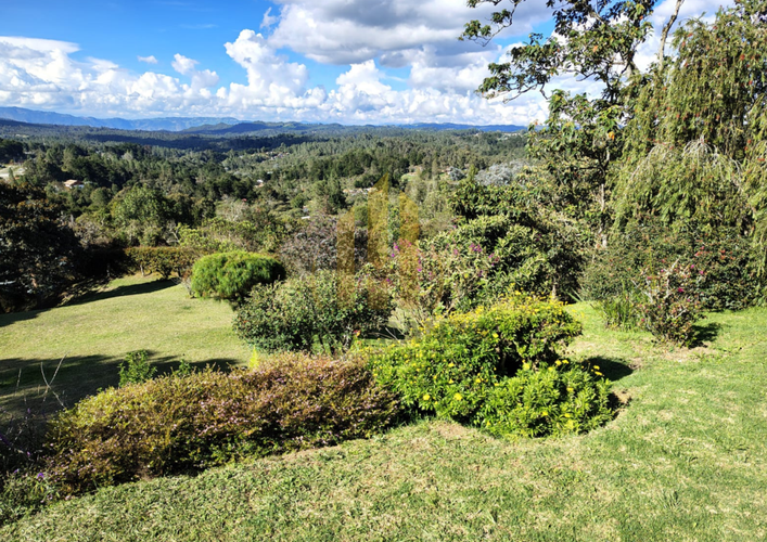 Finca en venta en Santa Elena, Medellín, 180 m² · foto 2 de 24