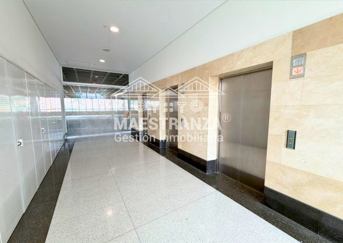 Local en arriendo en Urbanizacion Loyola, Medellín, 1020 m² · foto 8 de 10