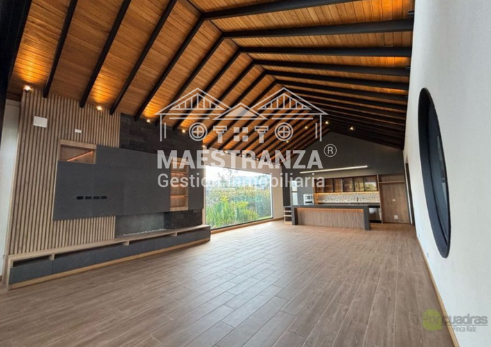 Casa de 4 alcobas en venta en Centro, Rionegro, 464 m² · foto 2 de 22