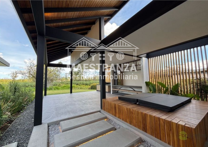 Casa de 4 alcobas en venta en Centro, Rionegro, 464 m² · foto 3 de 22