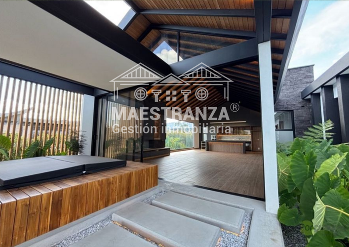 Casa de 4 alcobas en venta en Centro, Rionegro, 464 m² · foto 5 de 22