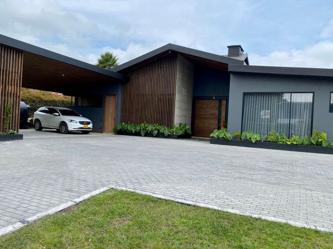 Casa de 3 alcobas en venta en Llano Grande, Rionegro, 420 m² · foto 6 de 11