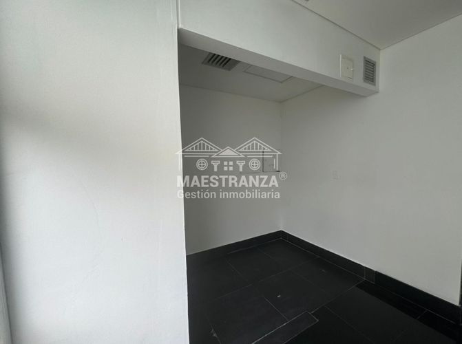 Local en venta en El Poblado, Medellín, 285 m² · foto 7 de 24