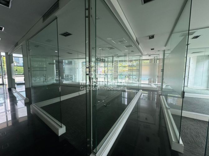 Local en venta en El Poblado, Medellín, 285 m² · foto 10 de 24