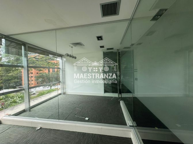 Local en venta en El Poblado, Medellín, 285 m² · foto 11 de 24