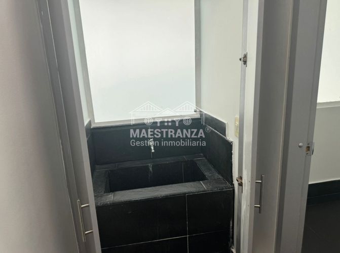 Local en venta en El Poblado, Medellín, 285 m² · foto 17 de 24