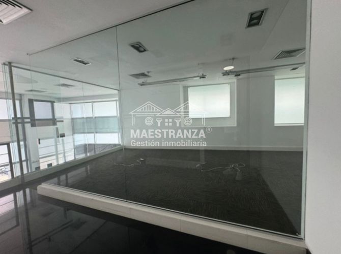 Local en venta en El Poblado, Medellín, 285 m² · foto 23 de 24