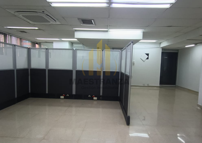 Oficina en arriendo en Patio Bonito, Medellín, 140 m² · foto 2 de 10