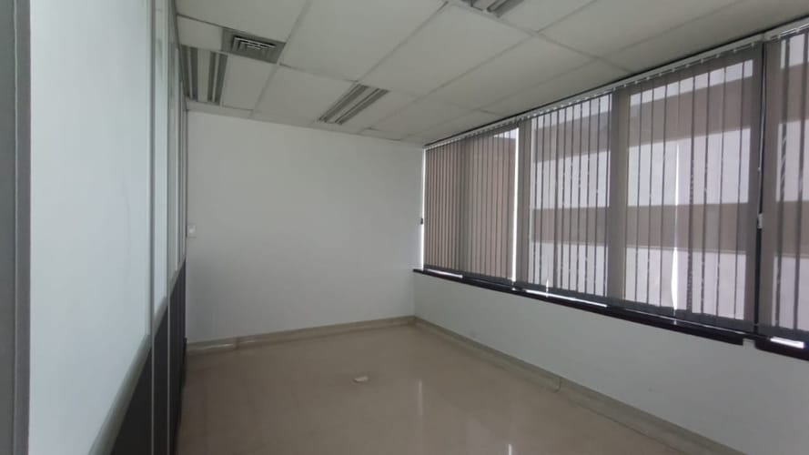 Oficina en arriendo en Patio Bonito, Medellín, 140 m² · foto 10 de 10