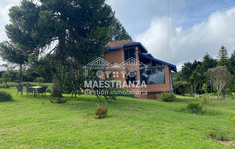 Casa de 5 alcobas en venta en Santa Elena, Medellín, 250 m² · foto 3 de 15
