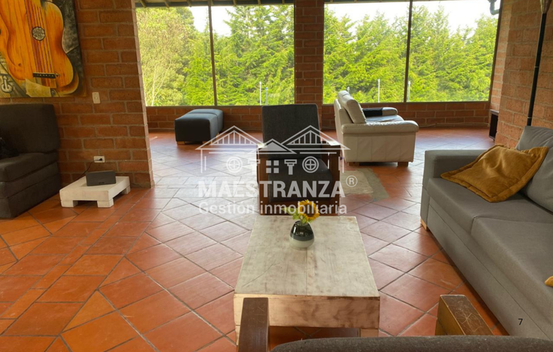 Casa de 5 alcobas en venta en Santa Elena, Medellín, 250 m² · foto 5 de 15