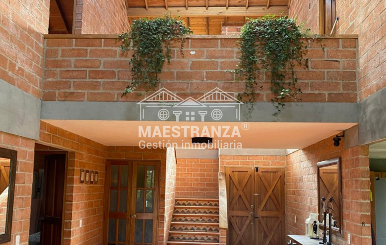 Casa de 5 alcobas en venta en Santa Elena, Medellín, 250 m² · foto 7 de 15