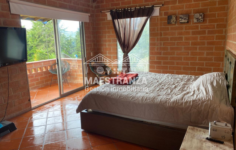Casa de 5 alcobas en venta en Santa Elena, Medellín, 250 m² · foto 12 de 15