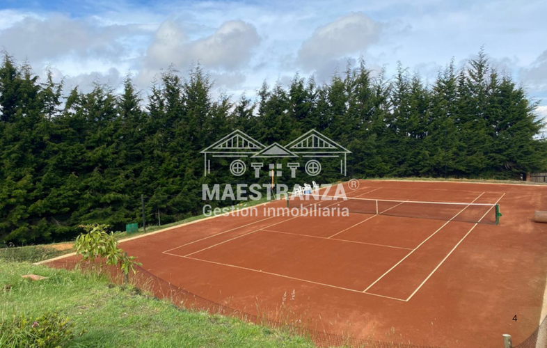 Casa de 5 alcobas en venta en Santa Elena, Medellín, 250 m² · foto 14 de 15
