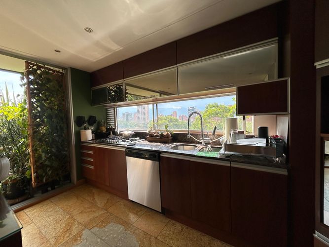 Apartamento de 3 alcobas en venta en La Florida, Medellín, 134 m² · foto 10 de 24