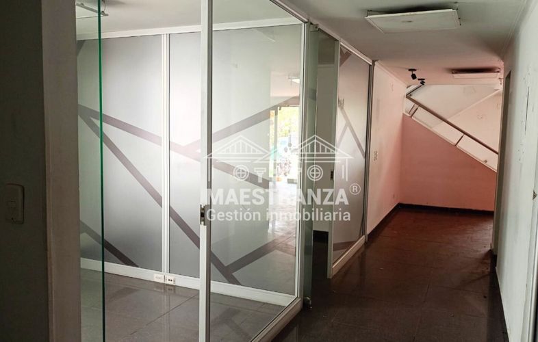 Local en arriendo en La Floresta, Medellín, 600 m² · foto 3 de 24