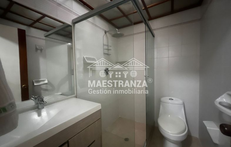 Casa de 5 alcobas en venta en Los Naranjos, Medellín, 300 m² · foto 17 de 24