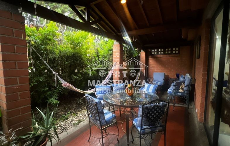 Casa de 5 alcobas en venta en Los Naranjos, Medellín, 300 m² · foto 18 de 24