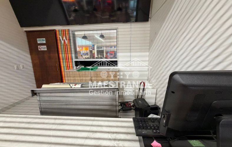 Local en arriendo en Loma Del Escobero, Envigado, 32 m² · foto 2 de 3