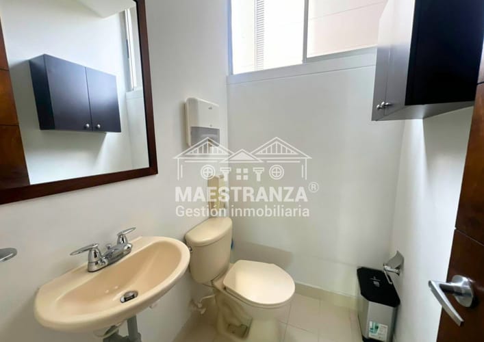 Oficina en arriendo en Los Balsos, Medellín, 87 m² · foto 11 de 12