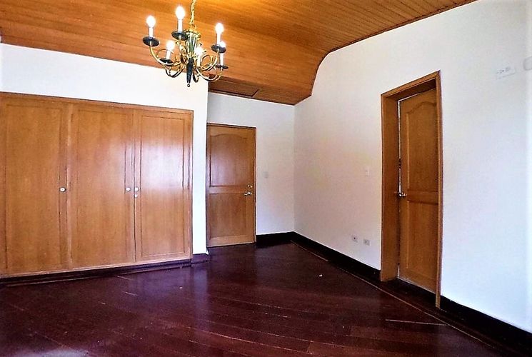 Casa de 5 alcobas en arriendo en Unicentro Bogotá, Bogotá, 752 m² · foto 6 de 24