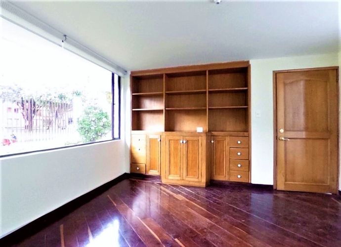 Casa de 5 alcobas en arriendo en Unicentro Bogotá, Bogotá, 752 m² · foto 20 de 24