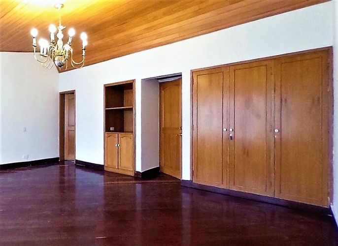 Casa de 5 alcobas en arriendo en Unicentro Bogotá, Bogotá, 752 m² · foto 8 de 24