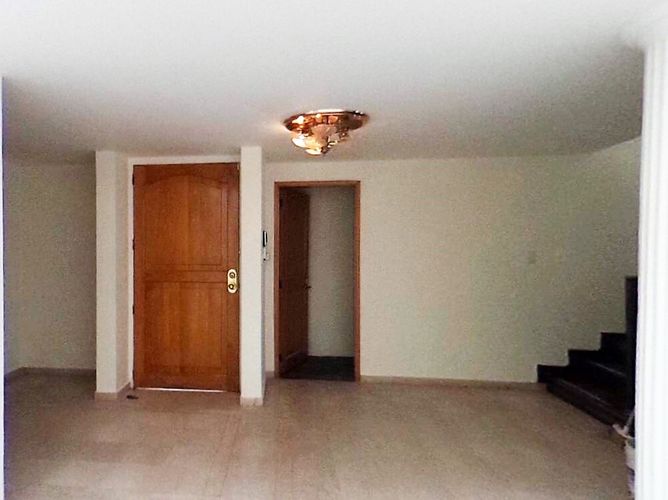 Casa de 5 alcobas en arriendo en Unicentro Bogotá, Bogotá, 752 m² · foto 17 de 24